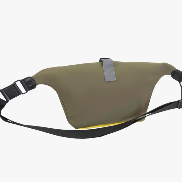 Joan & David 20” Sport Crossbody/Sling Pouch NWT - Picture 4 of 5